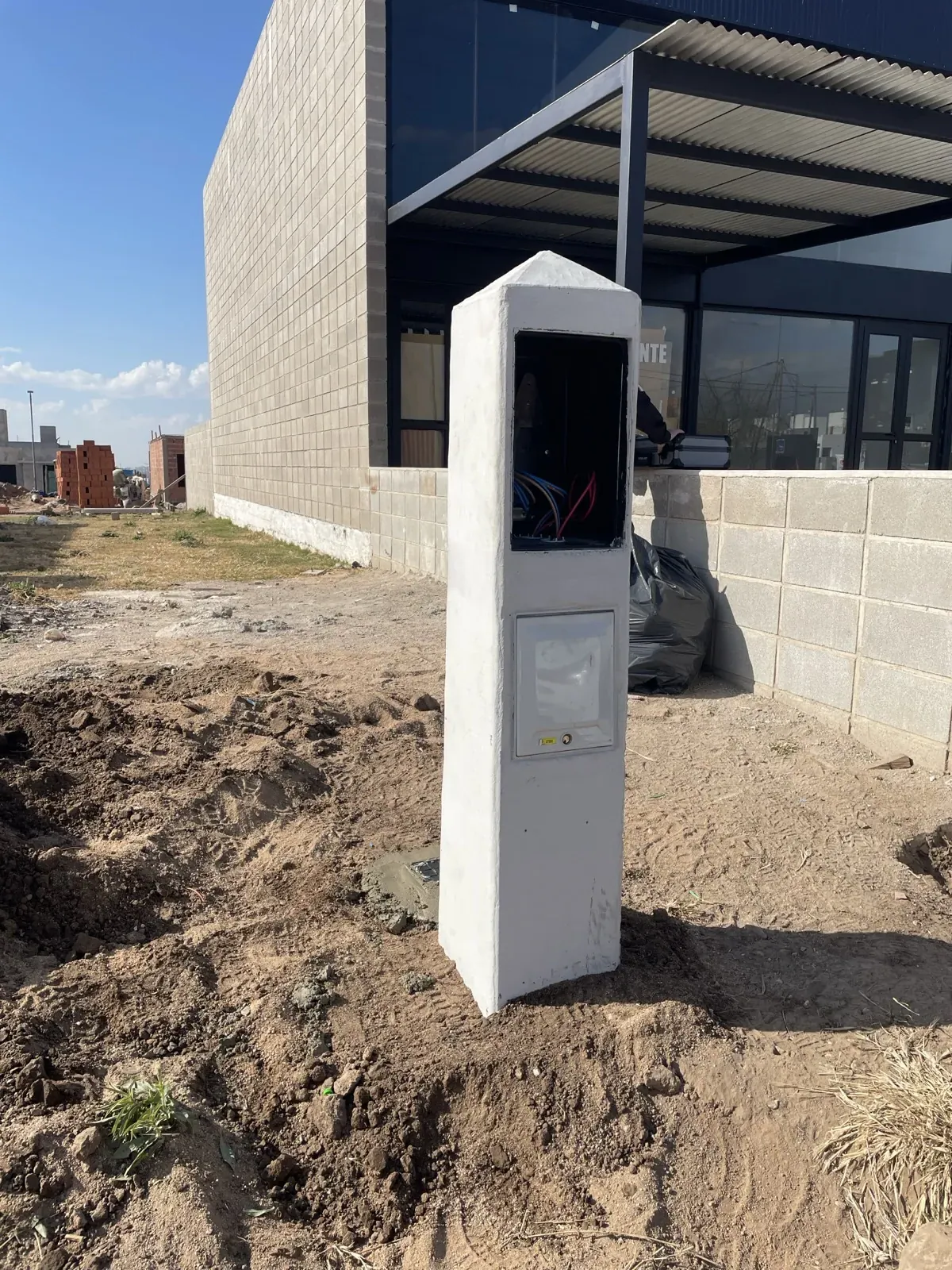 Trabajo de instalación eléctrica realizado por SESC #37