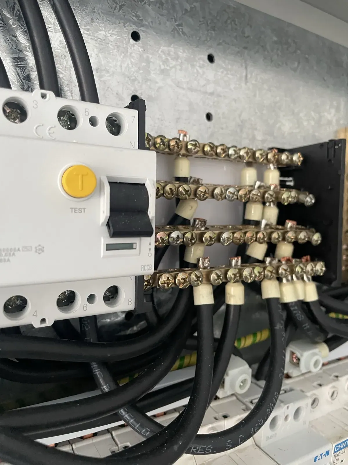 Trabajo de instalación eléctrica realizado por SESC #46
