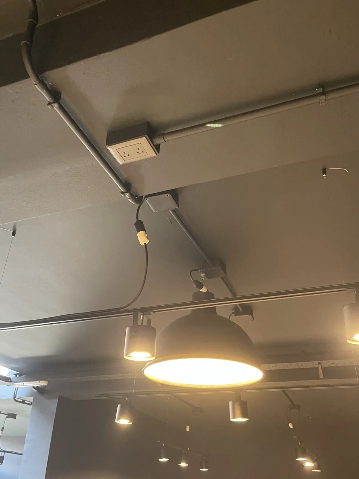 Trabajo de instalación eléctrica realizado por SESC #50