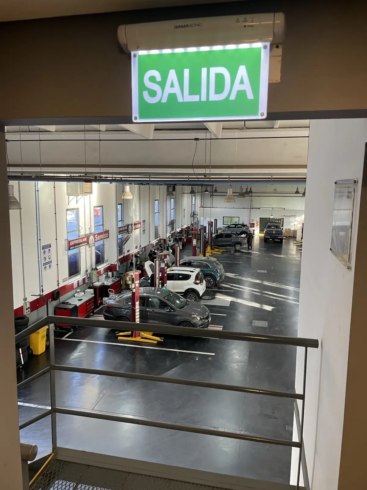 Trabajo de instalación eléctrica realizado por SESC #59